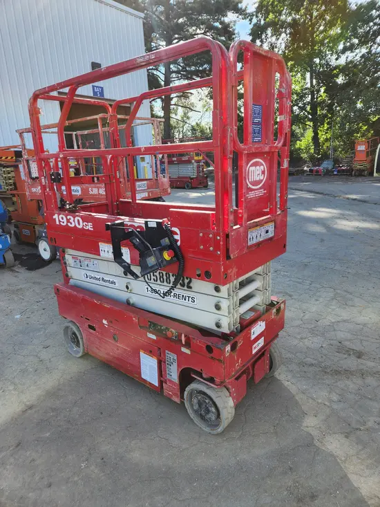 2017 MEC 1930SE Scissor Lift
