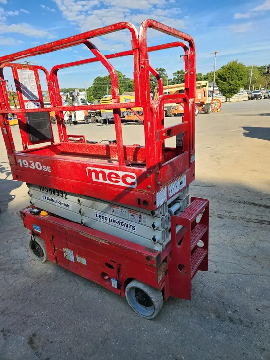 2017 MEC 1930SE Scissor Lift
