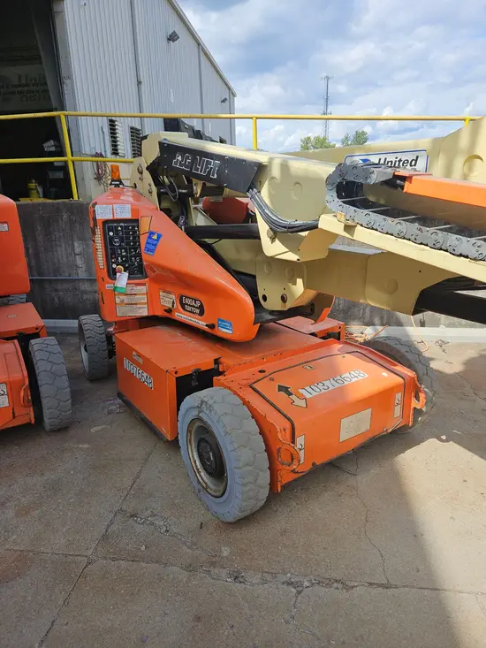2015 JLG E400AJPN Articulating Boom Lift