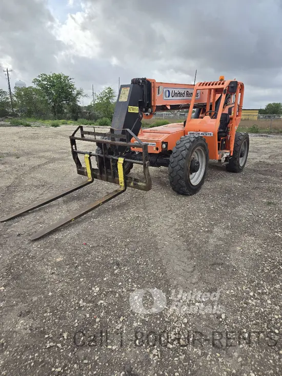 2018 SKYTRAK 8042 Forklift