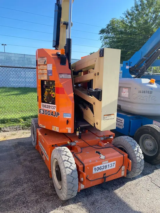 2017 JLG E300AJP EE Articulating Boom Lift