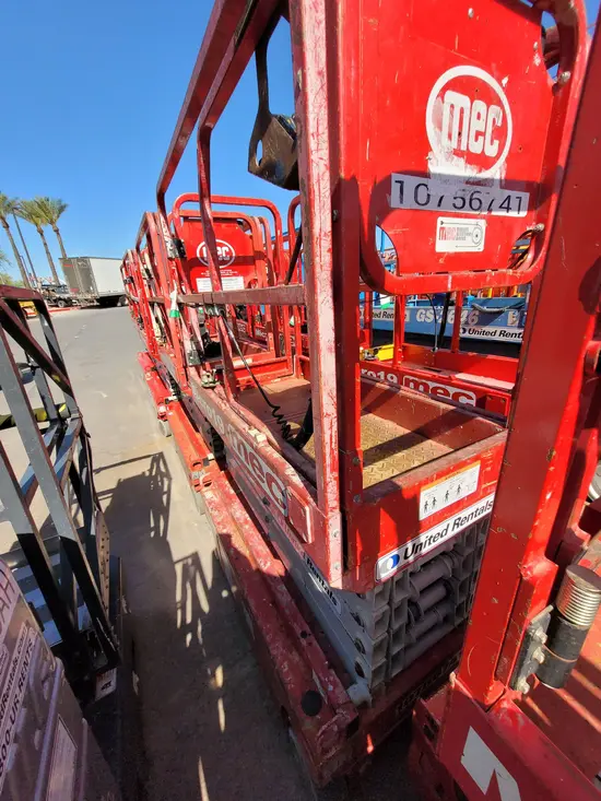 2018 MEC MICRO 19 Scissor Lift