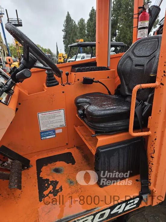 2018 SKYTRAK 8042 Forklift