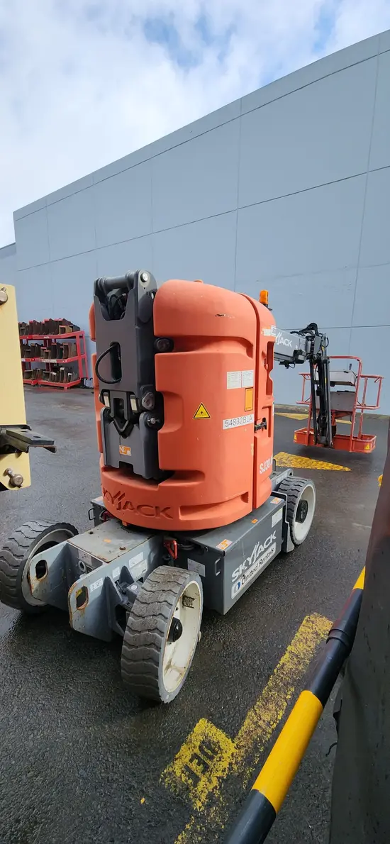 2017 Skyjack SJ30ARJE Articulating Boom Lift
