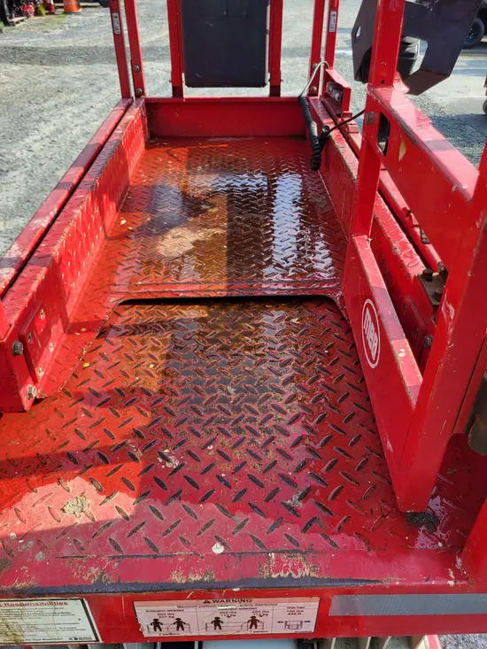 2017 MEC 1930SE Scissor Lift