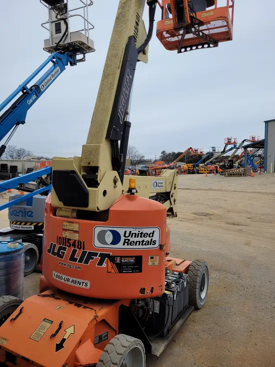 2013 JLG E400AJPN Articulating Boom Lift