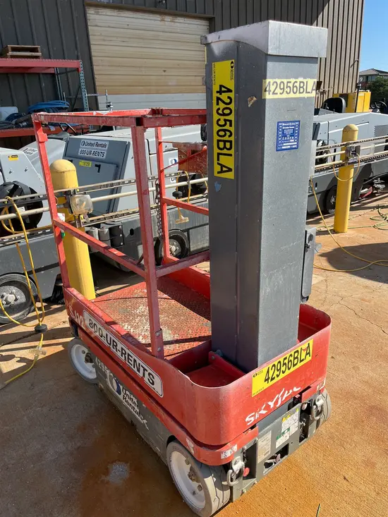 2017 Skyjack SJ12 Self-Propelled One-Person Lift