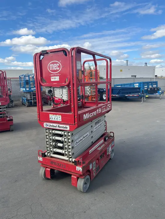 2019 MEC MICRO 19 Scissor Lift