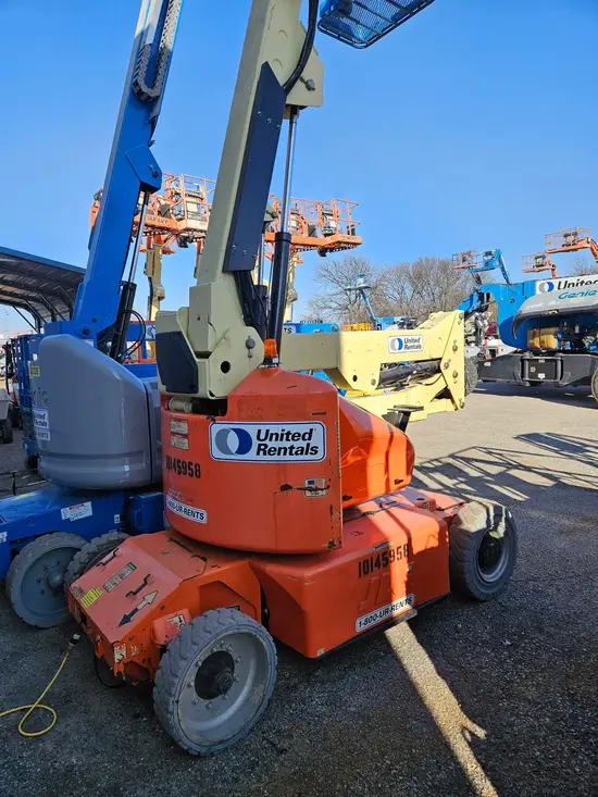 2013 JLG E400AJPN Articulating Boom Lift