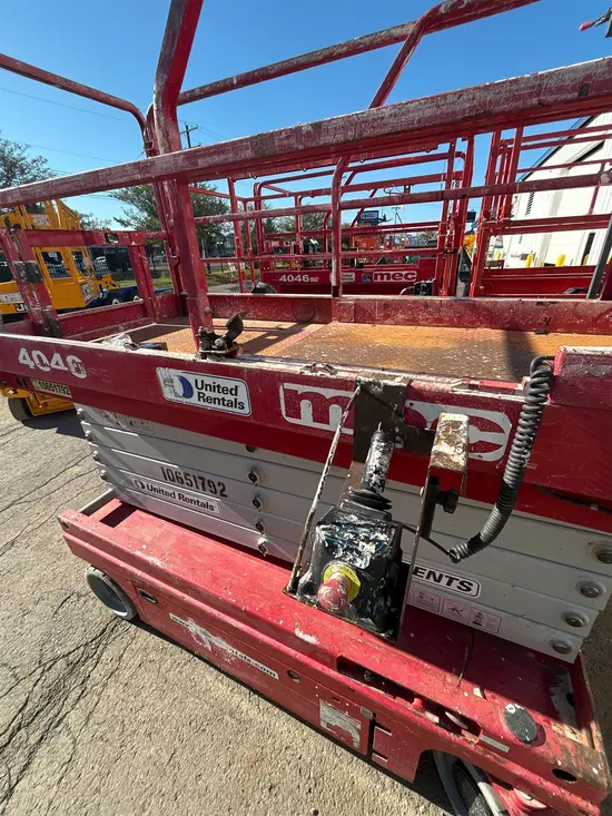 2017 MEC 4046SE Scissor Lift