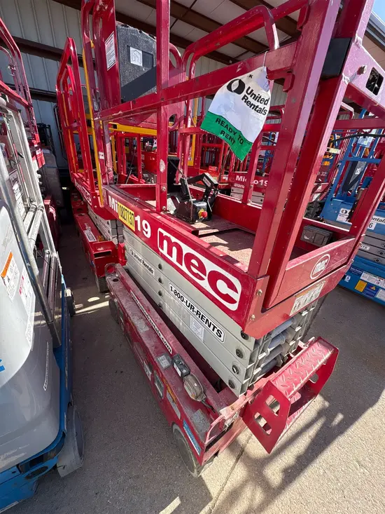 2018 MEC MICRO 19 Scissor Lift
