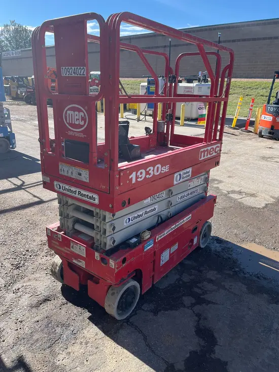 2019 MEC 1930SE Scissor Lift
