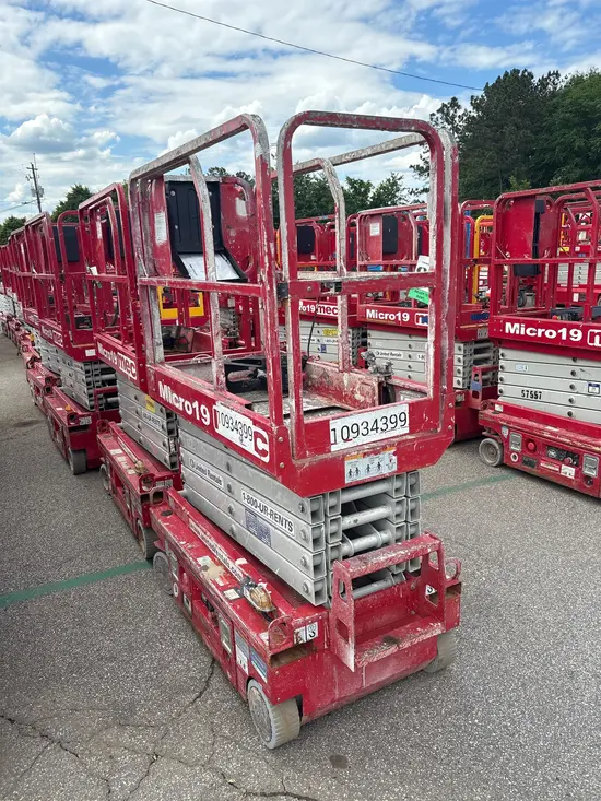 2019 MEC MICRO 19 Scissor Lift