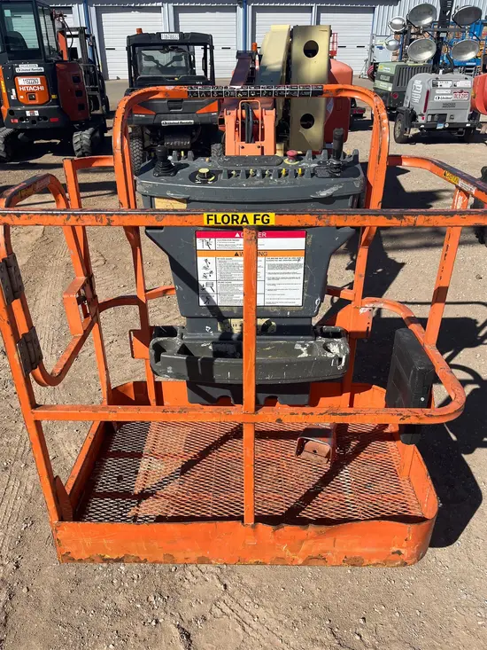 2012 JLG E400AJPN Articulating Boom Lift