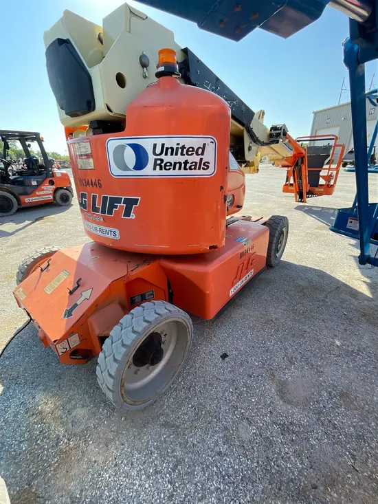 2013 JLG E400AJPN Articulating Boom Lift
