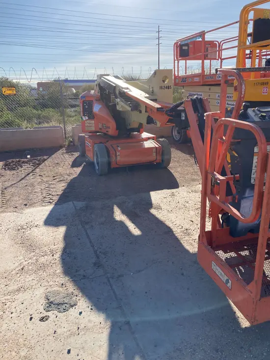 2016 JLG E400AJPN Articulating Boom Lift