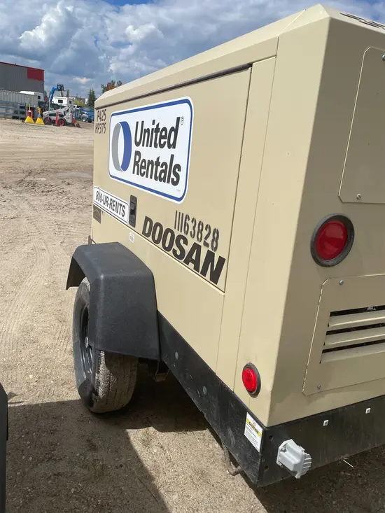 2021 Doosan P425/HP375WCUT4 Air Compressor