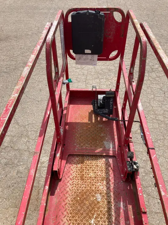 2018 MEC MICRO 19 Scissor Lift