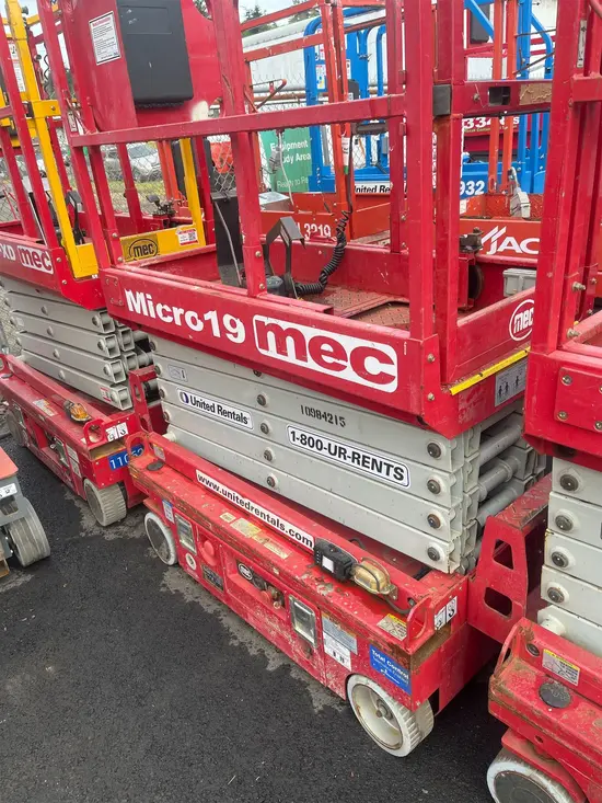 2019 MEC MICRO 19 Scissor Lift