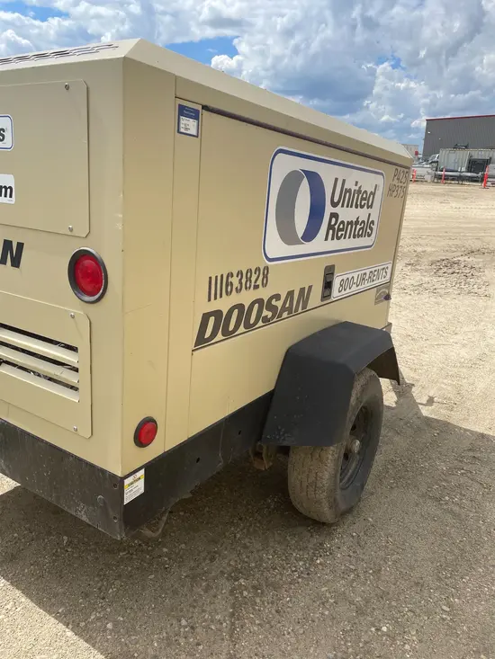 2021 Doosan P425/HP375WCUT4 Air Compressor