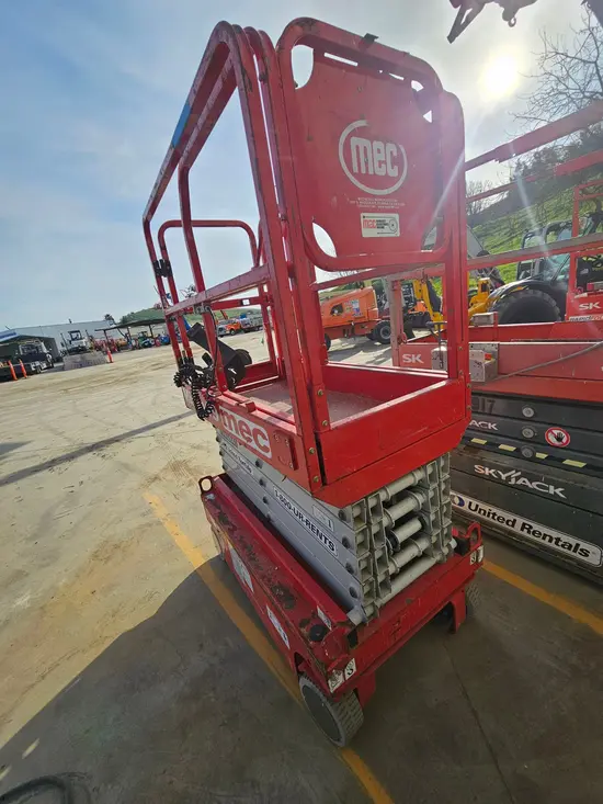 2019 MEC MICRO 19 Scissor Lift
