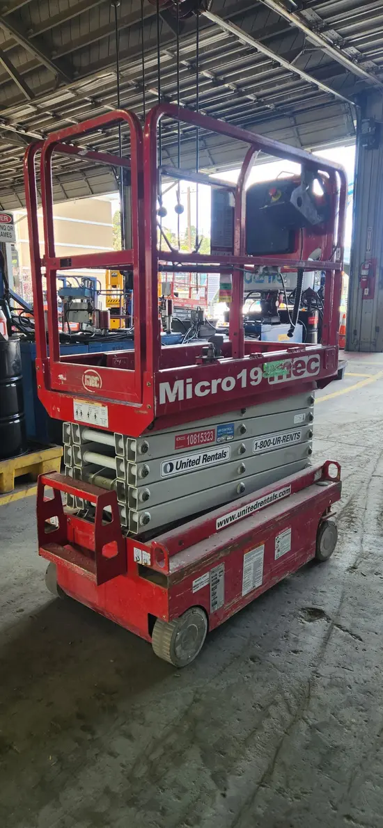 2018 MEC MICRO 19 Scissor Lift