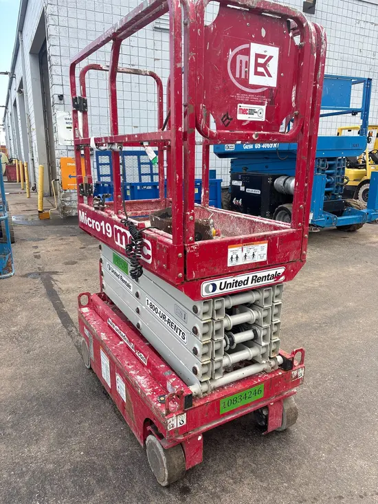 2018 MEC MICRO 19 Scissor Lift
