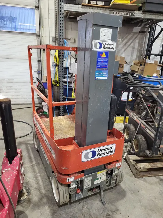 2015 Skyjack SJ12 Self-Propelled One-Person Lift