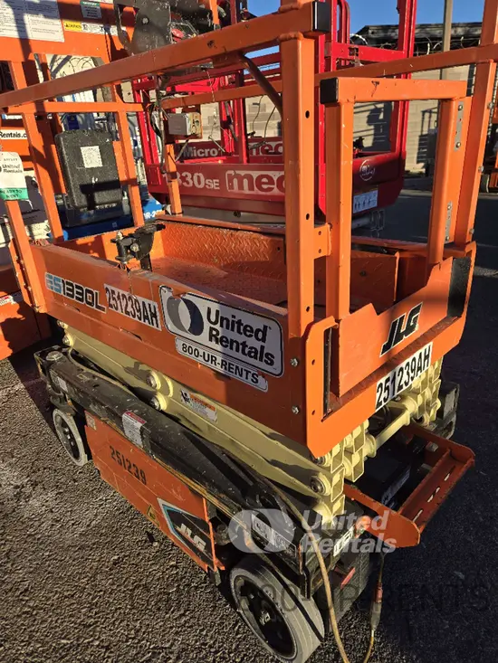 2020 JLG ES1330L Scissor Lift