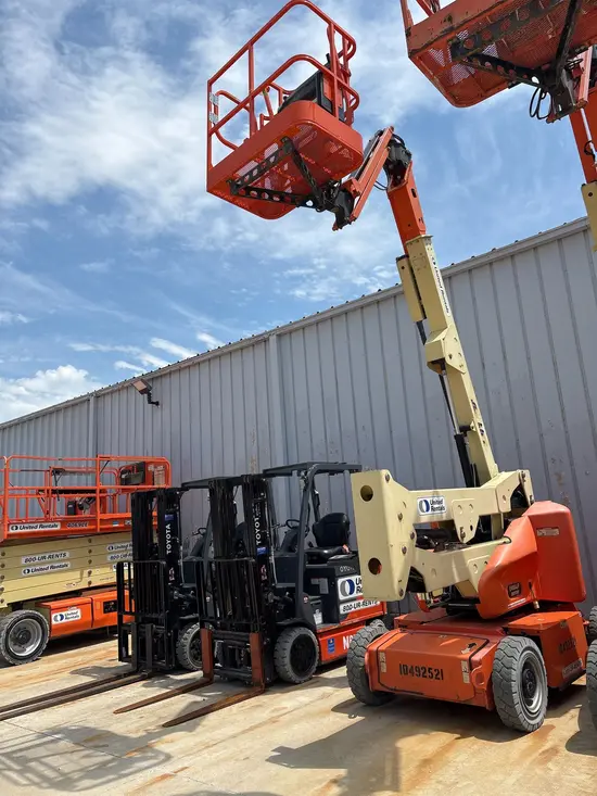 2016 JLG E400AJPN Articulating Boom Lift