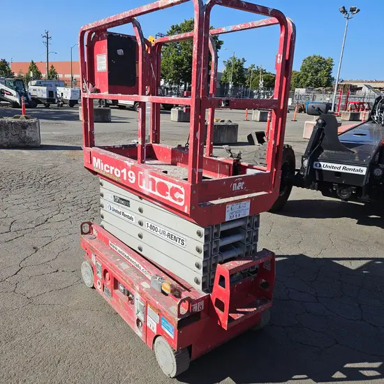 2019 MEC MICRO 19 Scissor Lift