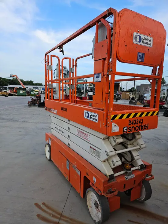 2020 Snorkel S3226E Scissor Lift