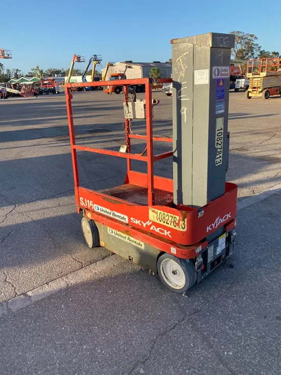 2018 Skyjack SJ16 Self-Propelled One-Person Lift