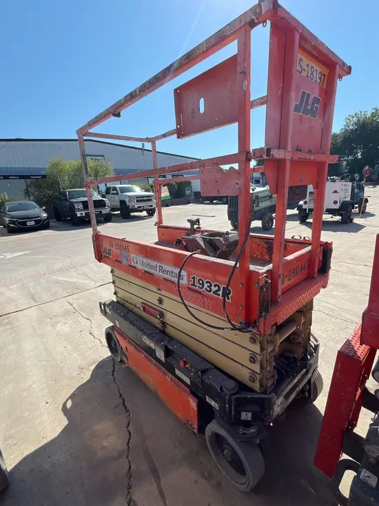 2018 JLG 1932R Scissor Lift