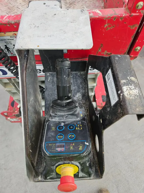 2018 MEC MICRO 19 Scissor Lift