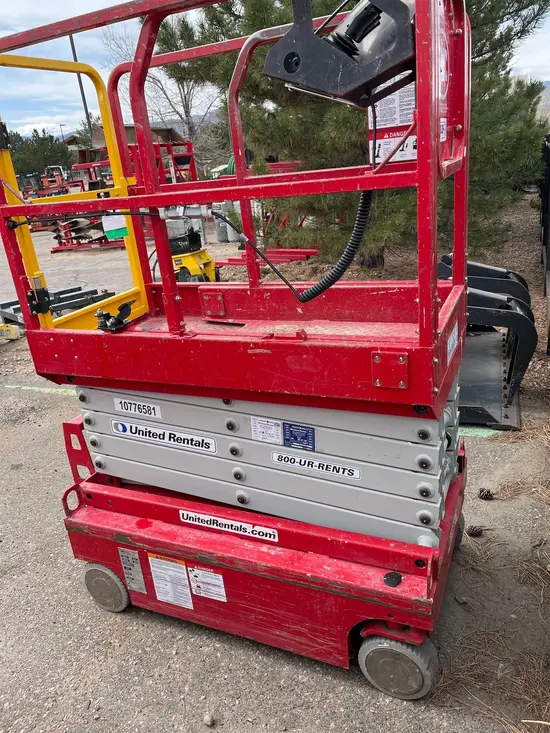 2018 MEC MICRO 19 Scissor Lift