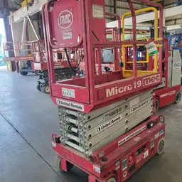 2018 MEC MICRO 19 Scissor Lift