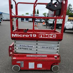 2018 MEC MICRO 19 Scissor Lift