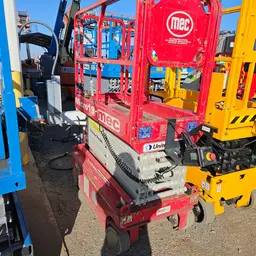 2018 MEC MICRO 19 Scissor Lift