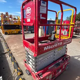 2018 MEC MICRO 19 Scissor Lift