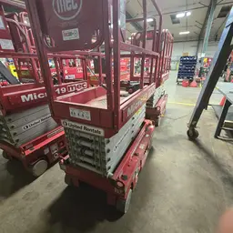 2018 MEC MICRO 19 Scissor Lift