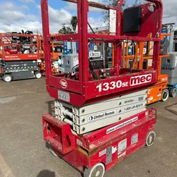 2018 MEC 1330SE Scissor Lift