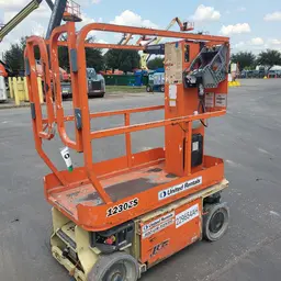 2019 JLG 1230ES Self-Propelled One-Person Lift