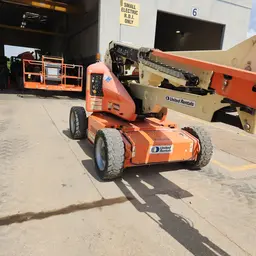 2016 JLG E450AJ Articulating Boom Lift