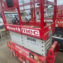 2018 MEC MICRO 19 Scissor Lift