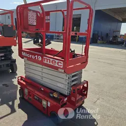 2017 MEC MICRO 19 Scissor Lift