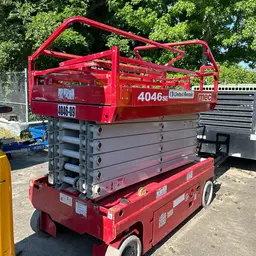 2018 MEC 4046SE Scissor Lift
