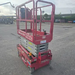 2018 MEC MICRO 19 Scissor Lift