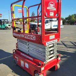 2019 MEC MICRO 19 Scissor Lift