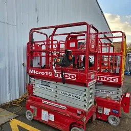 2018 MEC MICRO 19 Scissor Lift
